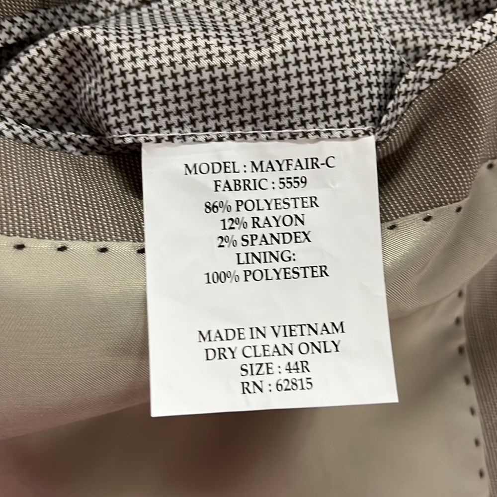 Men’s suit coat - Picture 7 of 7